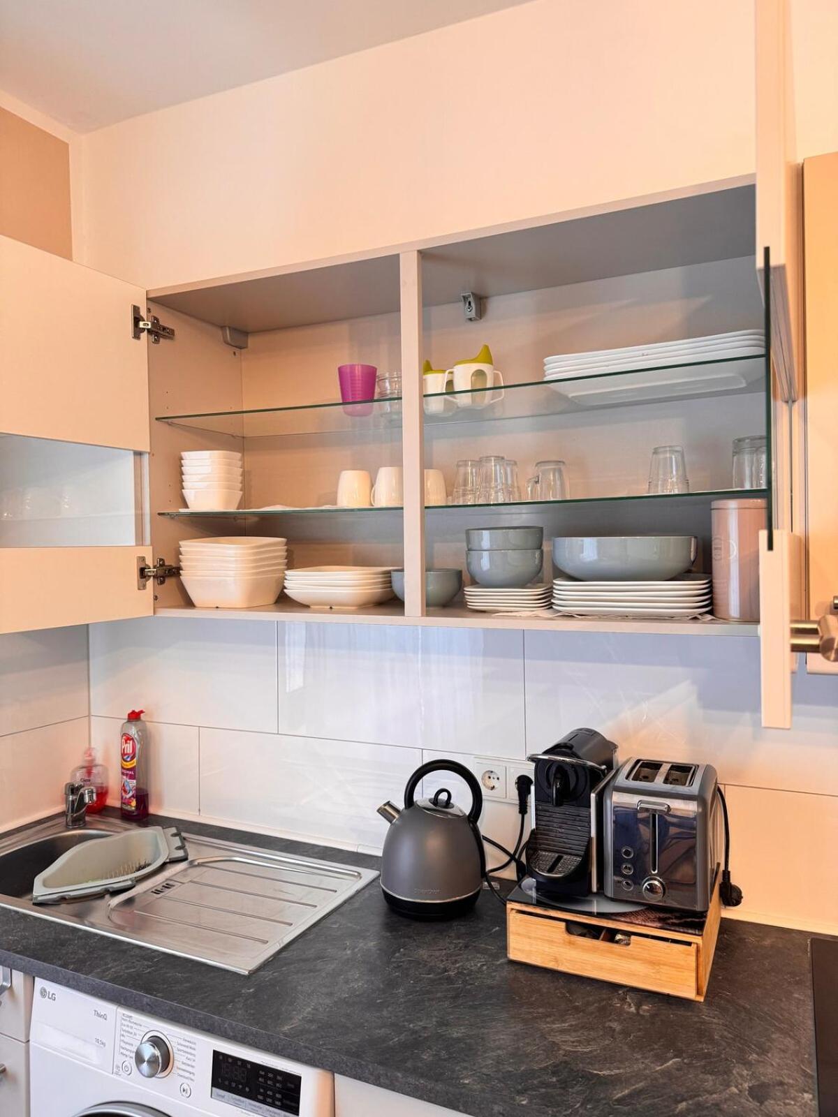 Zentrale Wohnung Direkt Am Hauptbahnhof - Bismarck Düsseldorf Exterior foto